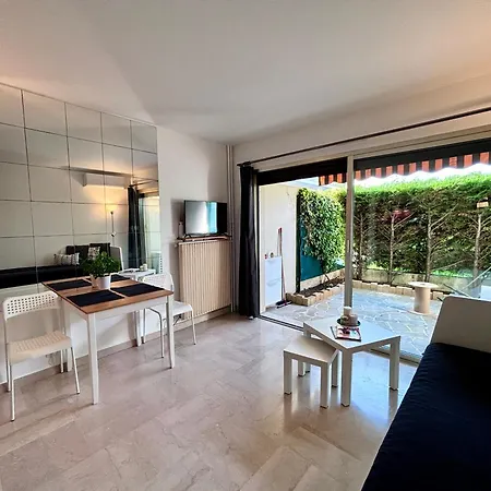 Rdj Calme Proche Apartmán Antibes
